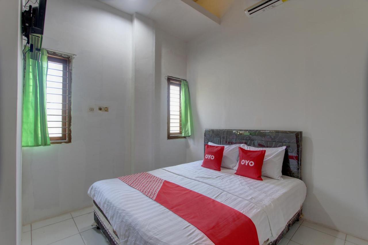 Capital O 91690 Moza Guest House Klaten Екстер'єр фото