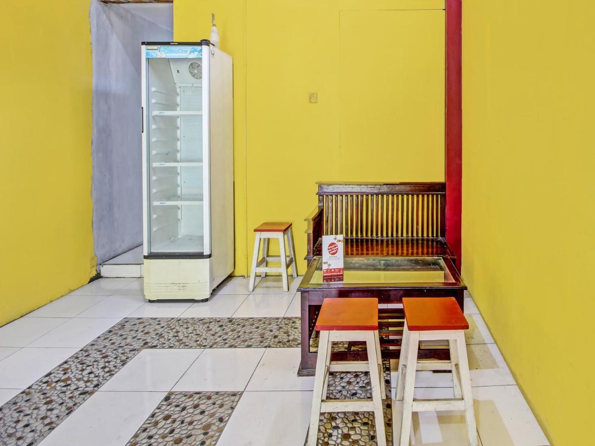 Capital O 91690 Moza Guest House Klaten Екстер'єр фото