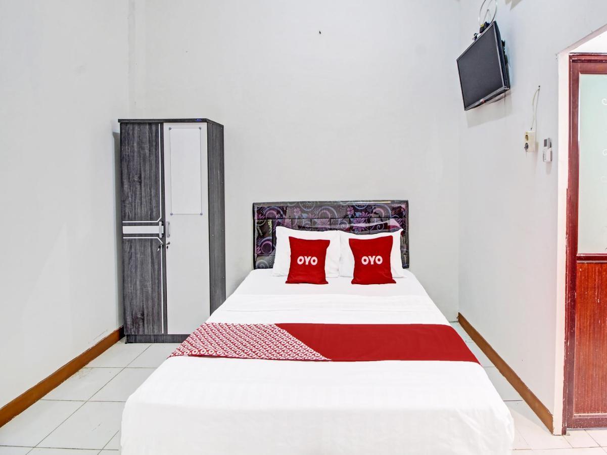 Capital O 91690 Moza Guest House Klaten Екстер'єр фото