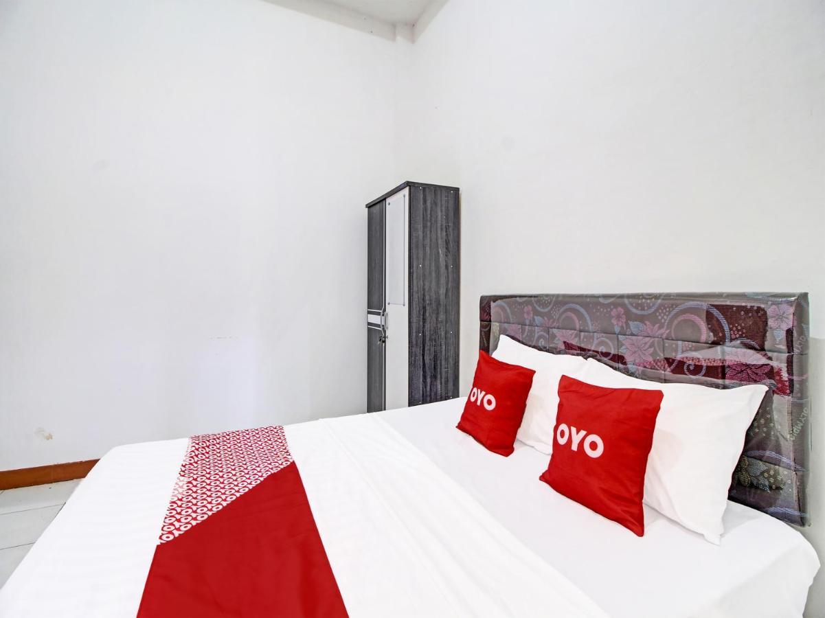 Capital O 91690 Moza Guest House Klaten Екстер'єр фото