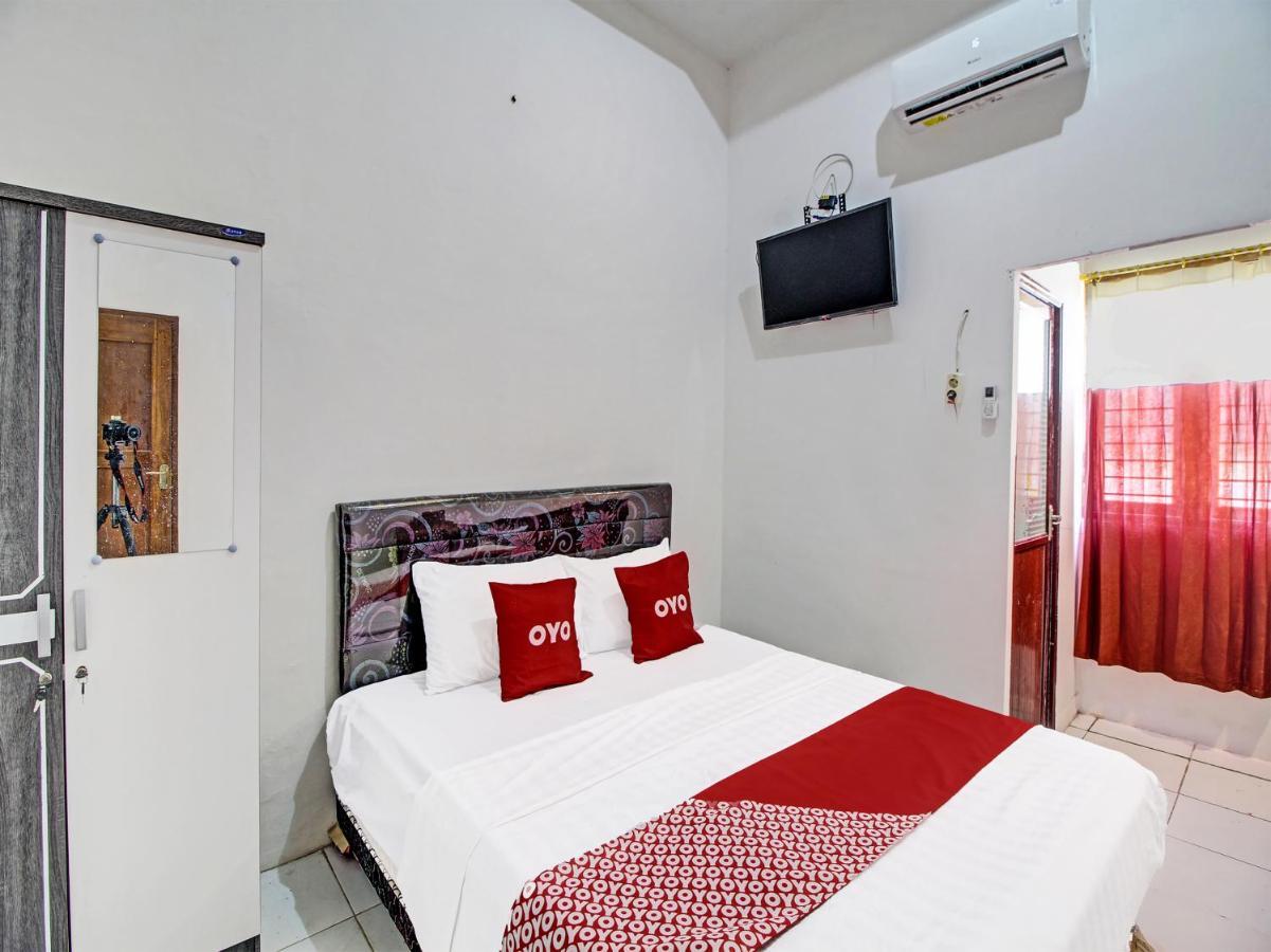 Capital O 91690 Moza Guest House Klaten Екстер'єр фото