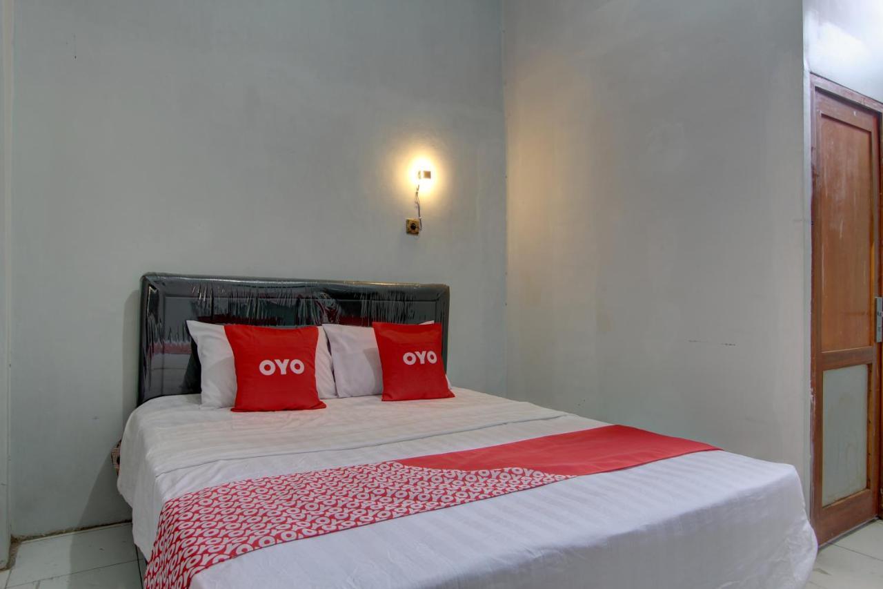 Capital O 91690 Moza Guest House Klaten Екстер'єр фото