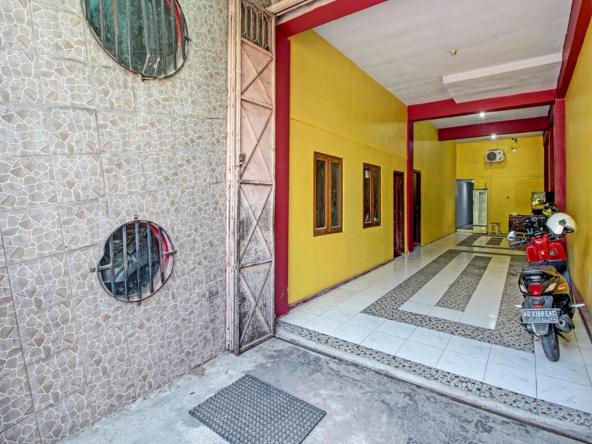 Capital O 91690 Moza Guest House Klaten Екстер'єр фото