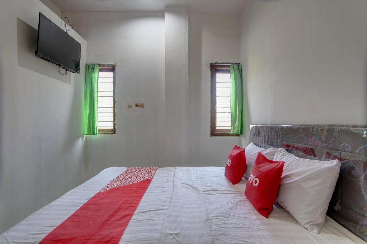 Capital O 91690 Moza Guest House Klaten Екстер'єр фото