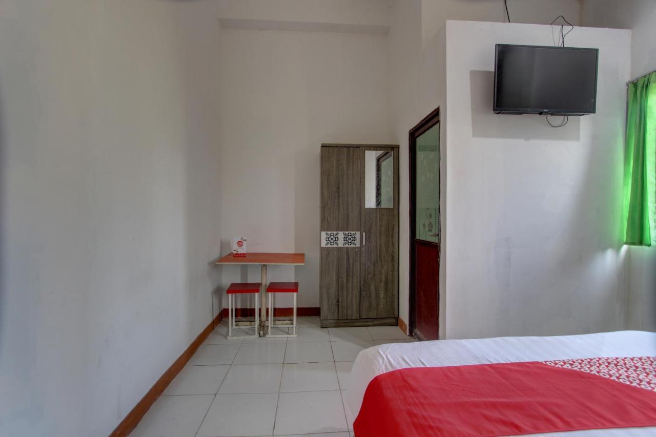 Capital O 91690 Moza Guest House Klaten Екстер'єр фото