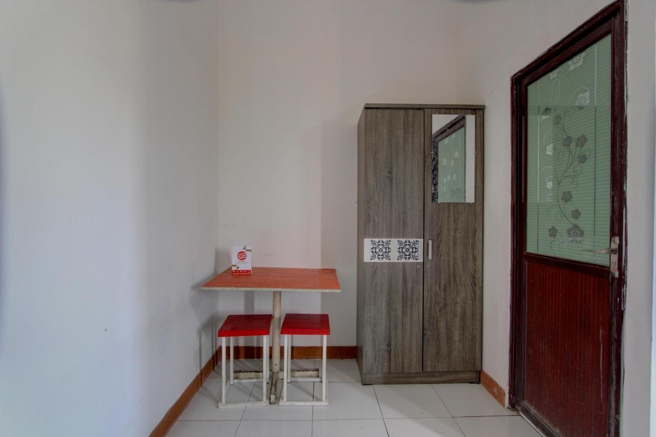 Capital O 91690 Moza Guest House Klaten Екстер'єр фото